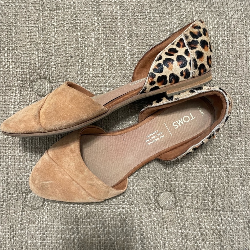Toms suede flats